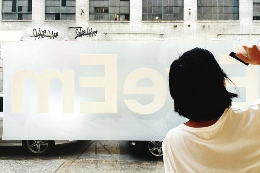 oklejanie witryn reklamowych